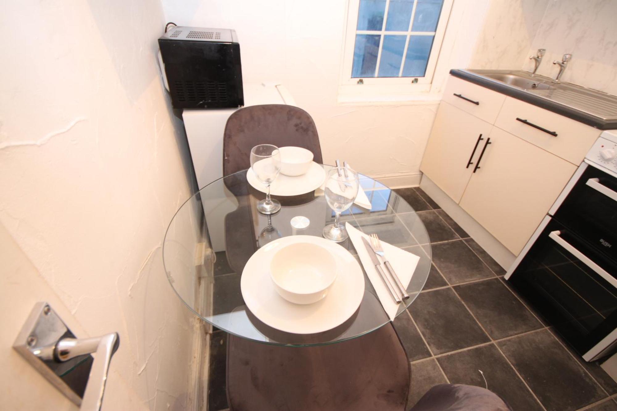 Barton Seaview, Self Catering Studio Apartments, Promenade & Central Beach Location, Families, Couples Or 23 Years Plus Only, Free Parking Blackpool Quarto foto