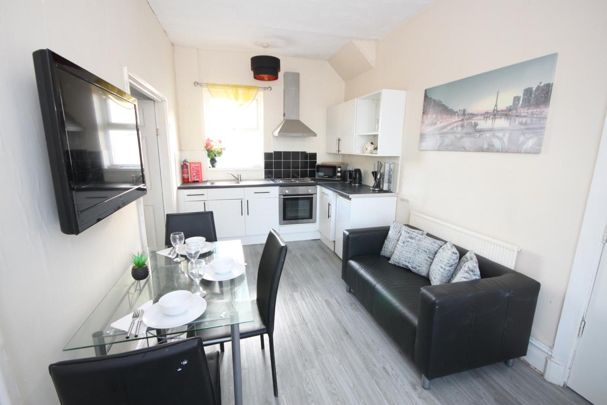 Barton Seaview, Self Catering Studio Apartments, Promenade & Central Beach Location, Families, Couples Or 23 Years Plus Only, Free Parking Blackpool Exterior foto