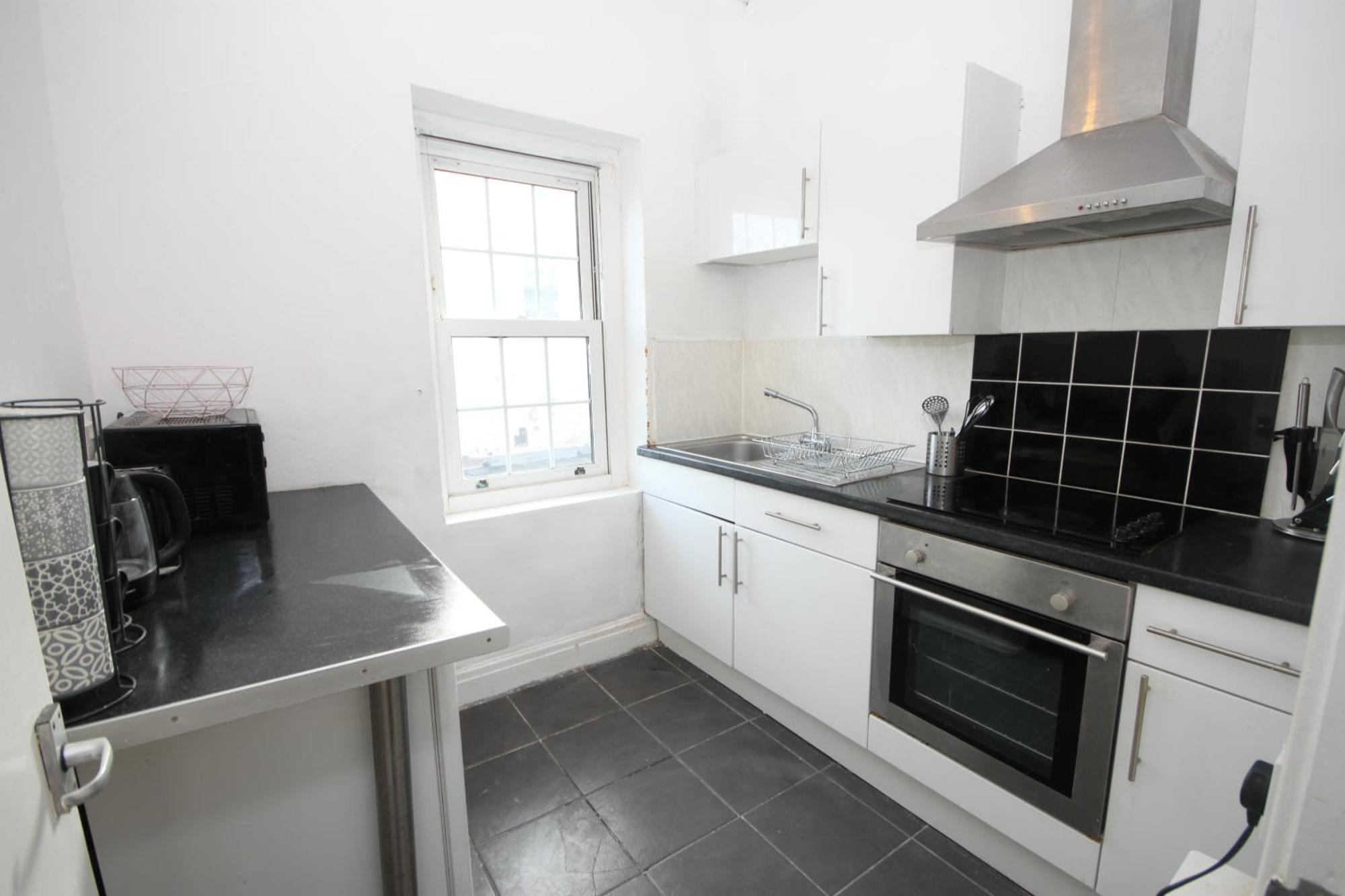 Barton Seaview, Self Catering Studio Apartments, Promenade & Central Beach Location, Families, Couples Or 23 Years Plus Only, Free Parking Blackpool Quarto foto