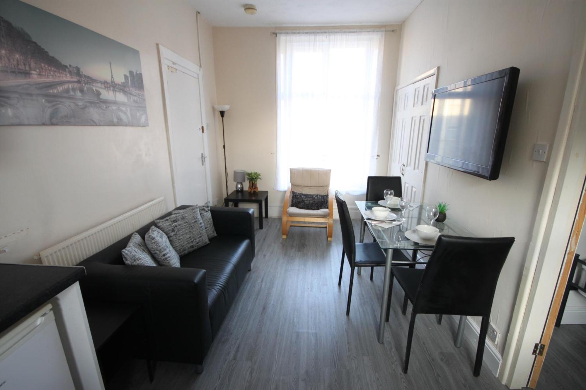 Barton Seaview, Self Catering Studio Apartments, Promenade & Central Beach Location, Families, Couples Or 23 Years Plus Only, Free Parking Blackpool Quarto foto