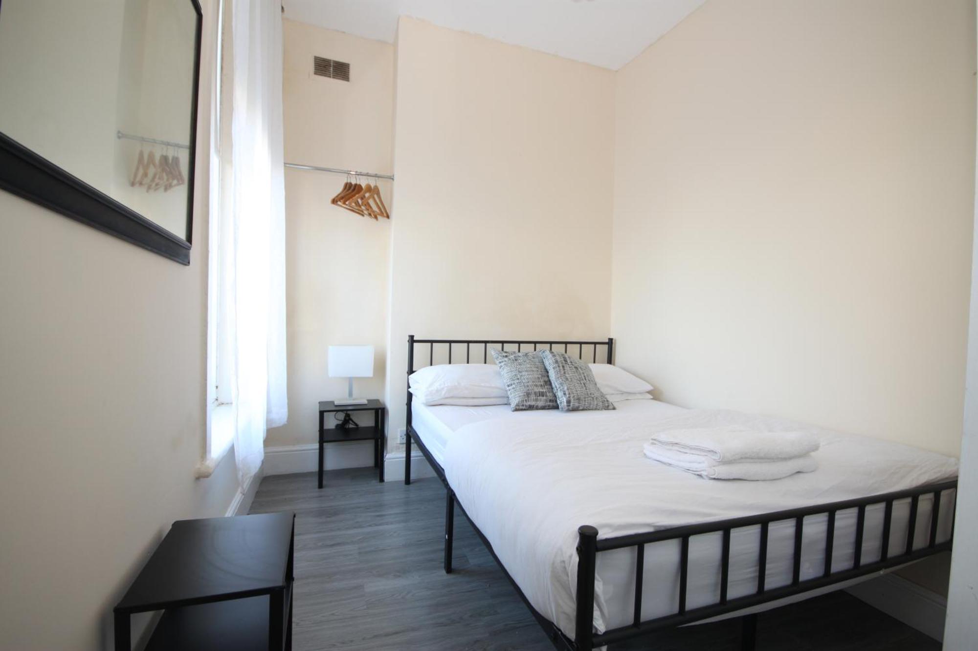 Barton Seaview, Self Catering Studio Apartments, Promenade & Central Beach Location, Families, Couples Or 23 Years Plus Only, Free Parking Blackpool Quarto foto